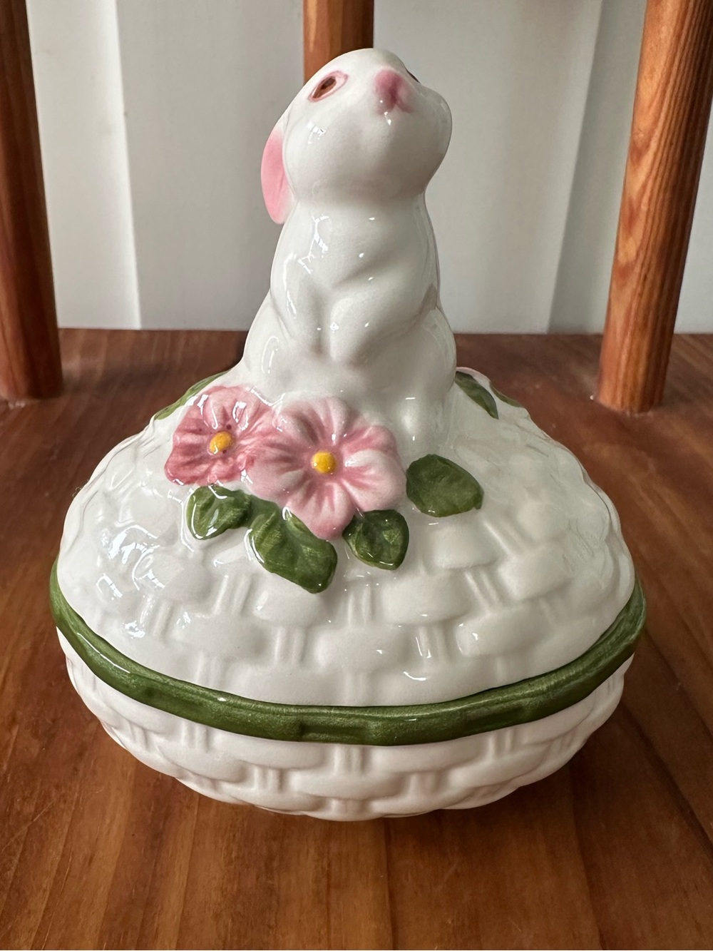 Vintage Avon Bunny Rabbit Trinket Box 1982  Ring Jewelry Box Bunny